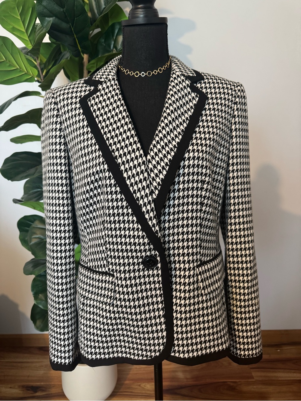 Kasper Black and White Houndstooth Blazer